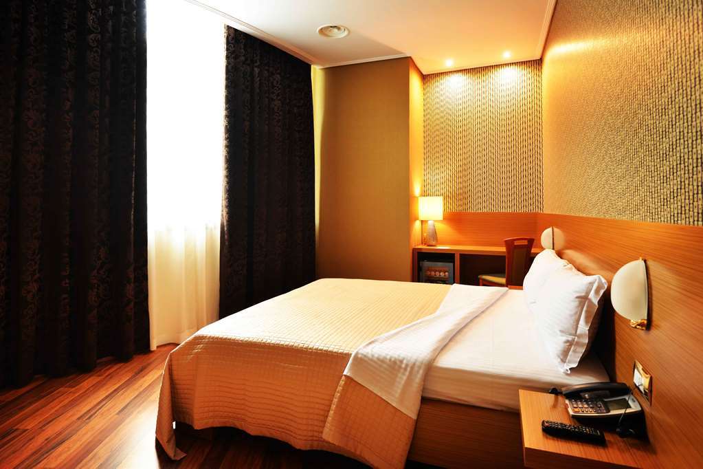 Hotel Austria Tiran Oda fotoğraf